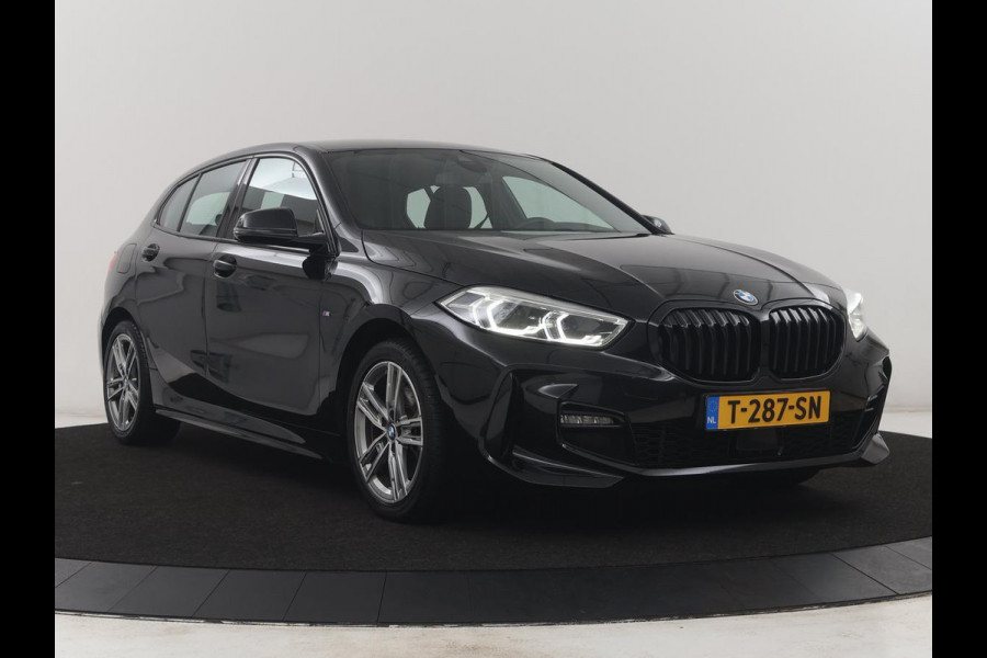 BMW 1-serie 118i | Automaat | Camera | M-Pakket | Apple Carplay | LED