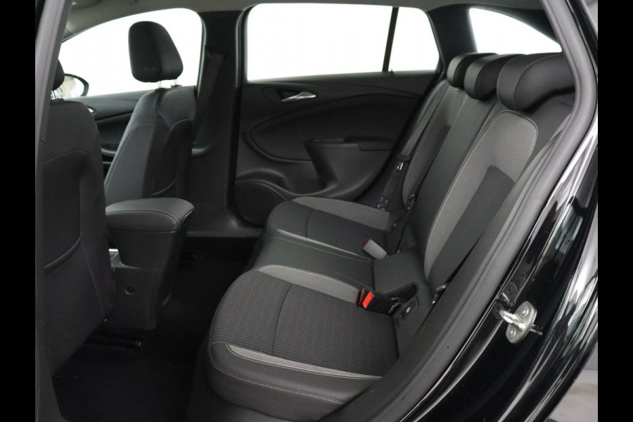 Opel Astra Sports Tourer 1.4 Business Elegance | Stuur/stoel verwarmingo | Cruise control | Lane assist | Camera | Park assist | Carplay | Climate control