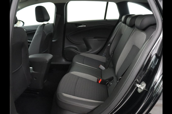 Opel Astra Sports Tourer 1.4 Business Elegance | Stuur/stoel verwarmingo | Cruise control | Lane assist | Camera | Park assist | Carplay | Climate control