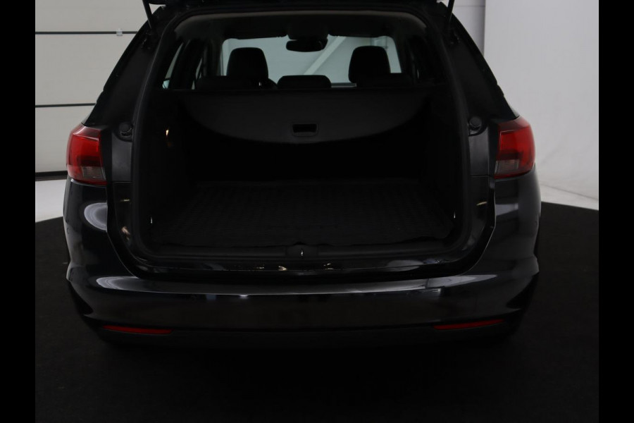 Opel Astra Sports Tourer 1.4 Business Elegance | Stuur/stoel verwarmingo | Cruise control | Lane assist | Camera | Park assist | Carplay | Climate control