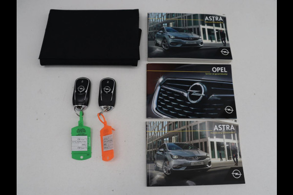 Opel Astra Sports Tourer 1.4 Business Elegance | Stuur/stoel verwarmingo | Cruise control | Lane assist | Camera | Park assist | Carplay | Climate control
