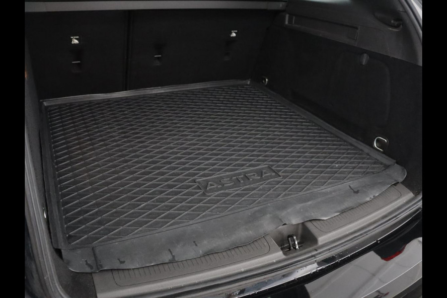 Opel Astra Sports Tourer 1.4 Business Elegance | Stuur/stoel verwarmingo | Cruise control | Lane assist | Camera | Park assist | Carplay | Climate control