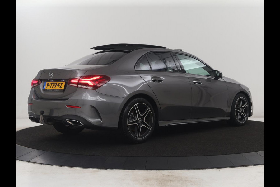 Mercedes-Benz A-Klasse 200 Business Solution AMG | Trekhaak | Pano. Dak | Camera | Stoelverwarming | Sfeerverlichting | Apple Carplay |