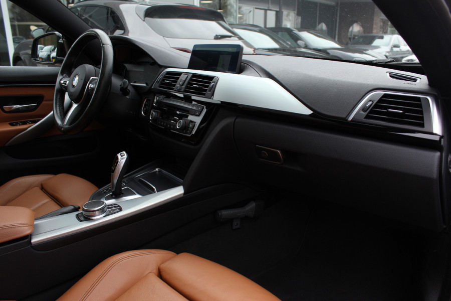 BMW 4 Serie Gran Coupé 418i High Exe. M Sport / Trekhaak / Schuifdak / 360Camera / 18'' / Navigatie / Dodehoek / DAB / Cruise Control / Getint glas / Stoelverwarming