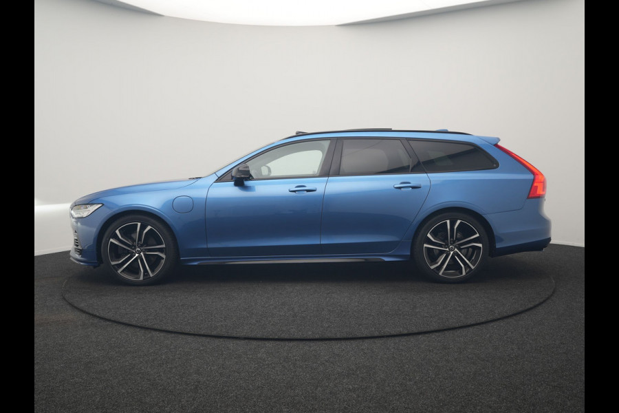Volvo V90 T8 AWD Twin Engine R-Design Polestar Engineerd PHEV 407pk Dealer O.H. | Trekhaak Af Fabriek | Four C Luchtvering | Panodak | Head Up | Adaptive Cruise | Bowers & Wilkins | 360 Camera | Alcantara Sportstoelen Memory & Verwarmd | Stuur Verwarmd | Apple Carplay |  20"L.M | Plug In Hybrid |