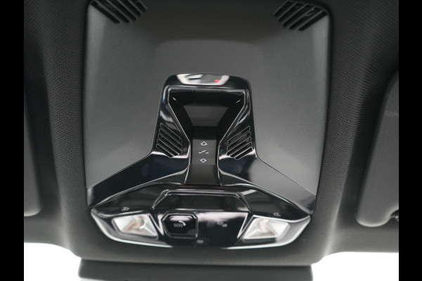 BMW iX1 xDrive30 M Sport 313pk Dealer O.H. | Trekhaak Af Fabriek | Panodak | 360 Camera | Head Up | Lederen Sportstoelen Memory & Verwarmd | Stuur Verwarmd | Keyless | BLIS | Sfeerverlichting | Apple Carplay | Navigatie | DAB | 20"L.M
