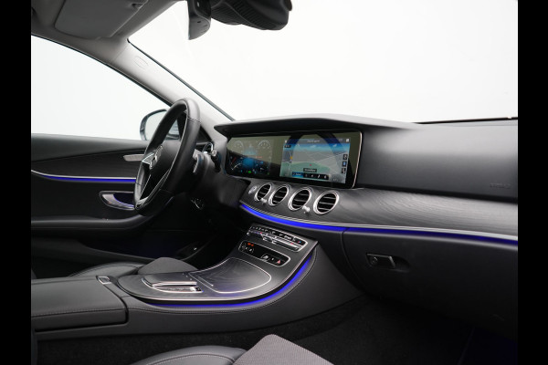 Mercedes-Benz E-Klasse Estate 300 e Luxury Line PHEV 320pk Dealer O.H. | SOH 88,7% | Schuif-/kantel Dak | Adaptive Cruise | Camera | Multi Beam LED | Sportstoelen Verwarmd | Sfeerverlichting | BLIS | Apple Carplay | Widescreen Navi | DAB | Plug In Hybrid |