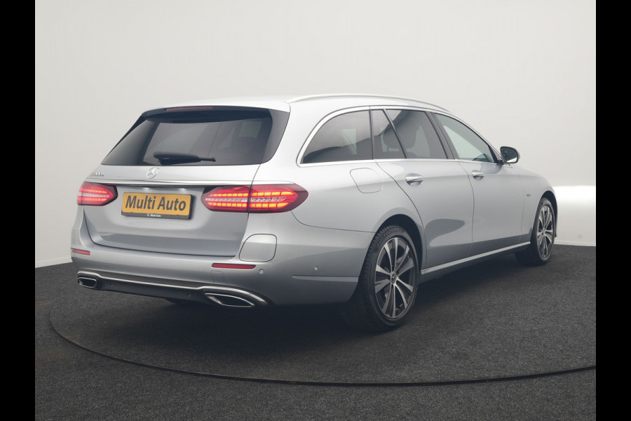 Mercedes-Benz E-Klasse Estate 300 e Luxury Line PHEV 320pk Dealer O.H. | SOH 88,7% | Schuif-/kantel Dak | Adaptive Cruise | Camera | Multi Beam LED | Sportstoelen Verwarmd | Sfeerverlichting | BLIS | Apple Carplay | Widescreen Navi | DAB | Plug In Hybrid |