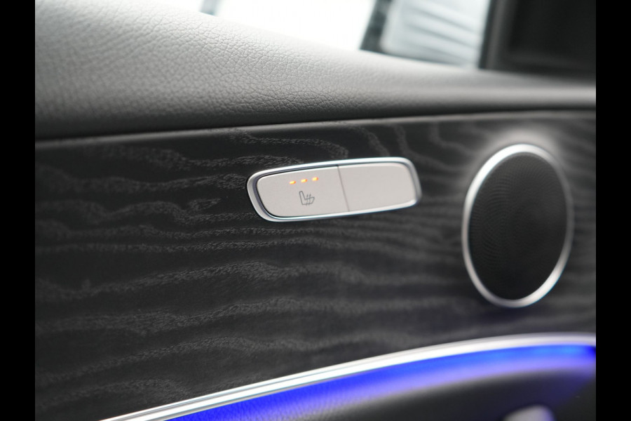 Mercedes-Benz E-Klasse Estate 300 e Luxury Line PHEV 320pk Dealer O.H. | SOH 88,7% | Schuif-/kantel Dak | Adaptive Cruise | Camera | Multi Beam LED | Sportstoelen Verwarmd | Sfeerverlichting | BLIS | Apple Carplay | Widescreen Navi | DAB | Plug In Hybrid |