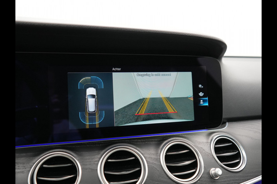 Mercedes-Benz E-Klasse Estate 300 e Luxury Line PHEV 320pk Dealer O.H. | SOH 88,7% | Schuif-/kantel Dak | Adaptive Cruise | Camera | Multi Beam LED | Sportstoelen Verwarmd | Sfeerverlichting | BLIS | Apple Carplay | Widescreen Navi | DAB | Plug In Hybrid |