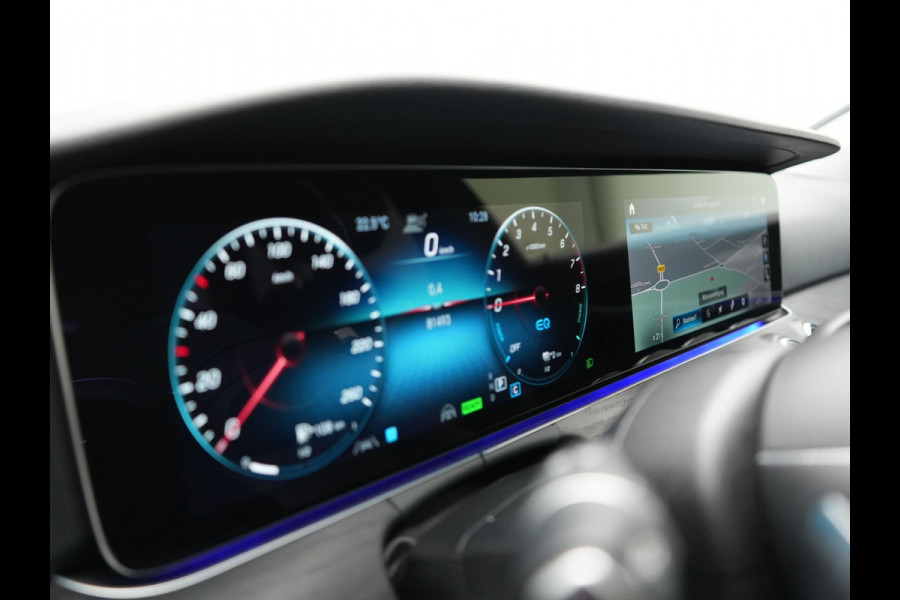 Mercedes-Benz E-Klasse Estate 300 e Luxury Line PHEV 320pk Dealer O.H. | SOH 88,7% | Schuif-/kantel Dak | Adaptive Cruise | Camera | Multi Beam LED | Sportstoelen Verwarmd | Sfeerverlichting | BLIS | Apple Carplay | Widescreen Navi | DAB | Plug In Hybrid |