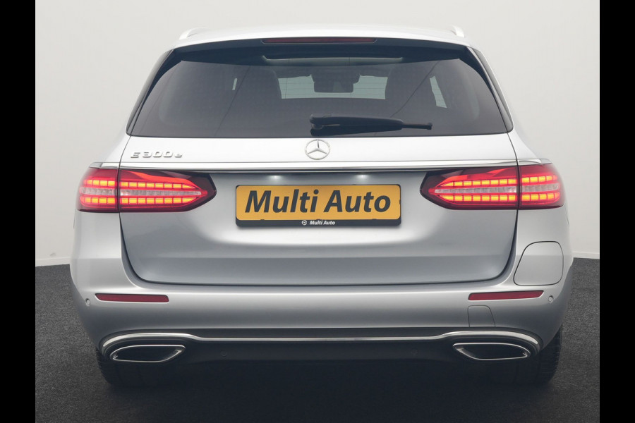 Mercedes-Benz E-Klasse Estate 300 e Luxury Line PHEV 320pk Dealer O.H. | SOH 88,7% | Schuif-/kantel Dak | Adaptive Cruise | Camera | Multi Beam LED | Sportstoelen Verwarmd | Sfeerverlichting | BLIS | Apple Carplay | Widescreen Navi | DAB | Plug In Hybrid |