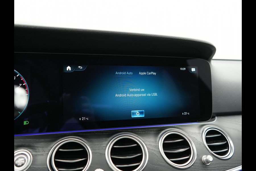 Mercedes-Benz E-Klasse Estate 300 e Luxury Line PHEV 320pk Dealer O.H. | SOH 88,7% | Schuif-/kantel Dak | Adaptive Cruise | Camera | Multi Beam LED | Sportstoelen Verwarmd | Sfeerverlichting | BLIS | Apple Carplay | Widescreen Navi | DAB | Plug In Hybrid |