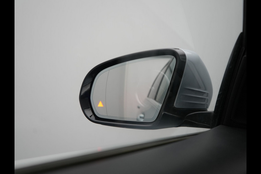 Mercedes-Benz E-Klasse Estate 300 e Luxury Line PHEV 320pk Dealer O.H. | SOH 88,7% | Schuif-/kantel Dak | Adaptive Cruise | Camera | Multi Beam LED | Sportstoelen Verwarmd | Sfeerverlichting | BLIS | Apple Carplay | Widescreen Navi | DAB | Plug In Hybrid |