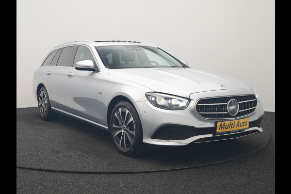 Mercedes-Benz E-Klasse Estate 300 e Luxury Line PHEV 320pk Dealer O.H. | SOH 88,7% | Schuif-/kantel Dak | Adaptive Cruise | Camera | Multi Beam LED | Sportstoelen Verwarmd | Sfeerverlichting | BLIS | Apple Carplay | Widescreen Navi | DAB | Plug In Hybrid |