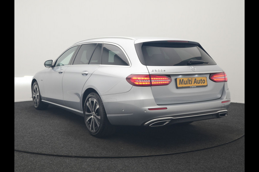 Mercedes-Benz E-Klasse Estate 300 e Luxury Line PHEV 320pk Dealer O.H. | SOH 88,7% | Schuif-/kantel Dak | Adaptive Cruise | Camera | Multi Beam LED | Sportstoelen Verwarmd | Sfeerverlichting | BLIS | Apple Carplay | Widescreen Navi | DAB | Plug In Hybrid |