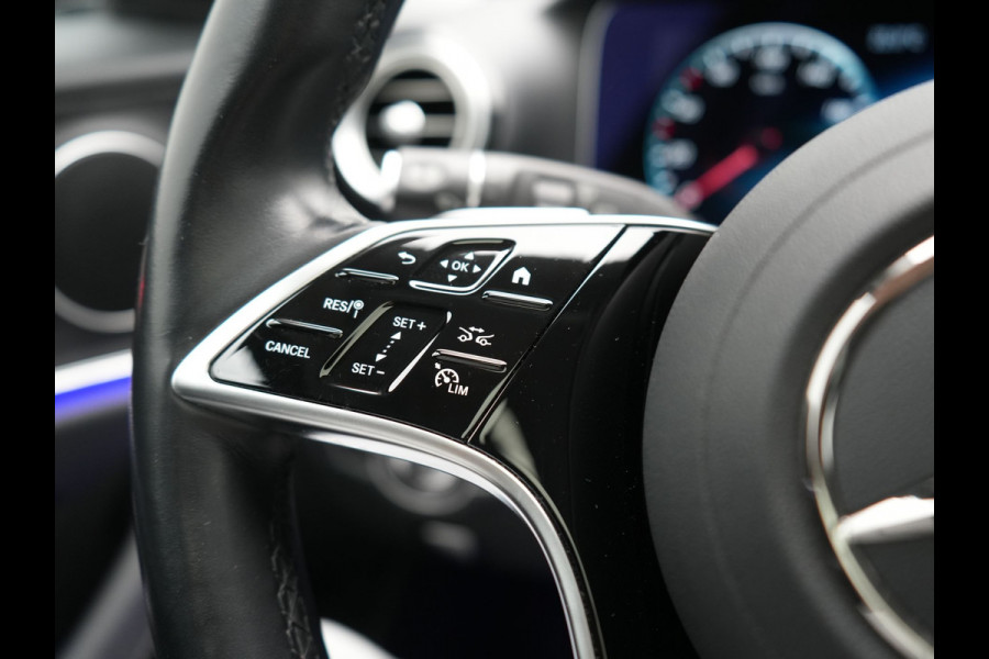 Mercedes-Benz E-Klasse Estate 300 e Luxury Line PHEV 320pk Dealer O.H. | SOH 88,7% | Schuif-/kantel Dak | Adaptive Cruise | Camera | Multi Beam LED | Sportstoelen Verwarmd | Sfeerverlichting | BLIS | Apple Carplay | Widescreen Navi | DAB | Plug In Hybrid |