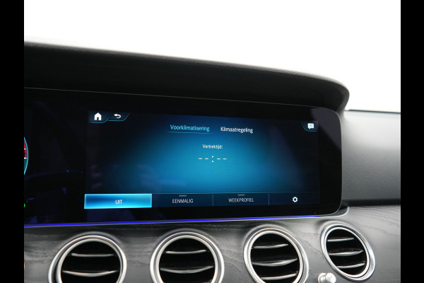 Mercedes-Benz E-Klasse Estate 300 e Luxury Line PHEV 320pk Dealer O.H. | SOH 88,7% | Schuif-/kantel Dak | Adaptive Cruise | Camera | Multi Beam LED | Sportstoelen Verwarmd | Sfeerverlichting | BLIS | Apple Carplay | Widescreen Navi | DAB | Plug In Hybrid |