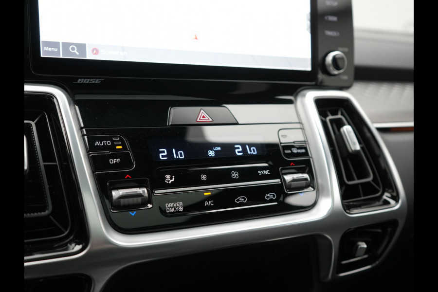 Kia Sorento 1.6 T-GDI 4WD ExecutiveLine PHEV 265pk Dealer O.H. | SOH 97,2% | Trekhaak Afn. | Panodak | Adaptive Cruise | Head Up | 360 Camera | Bose Audio | Lederen Sportstoelen Memory & Ventilatie | BLIS | Keyless | Stoelen & Stuur Verwarmd | Apple Carp Plug In Hybrid |