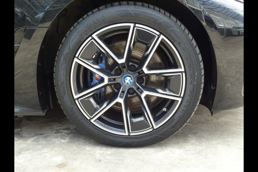 BMW i4 M50 * 544 PK * 84 KW ACCU * LEER !!