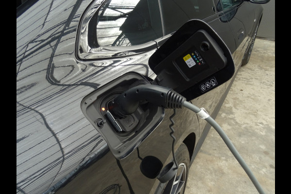 BMW i4 M50 * 544 PK * 84 KW ACCU * LEER !!