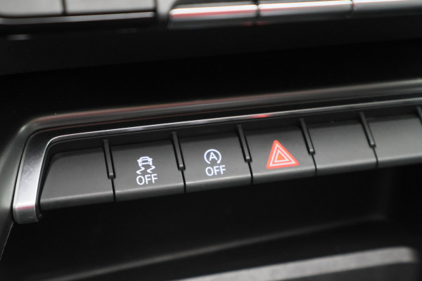 Audi A3 Sportback 30 TFSI Advanced edition Panoramadak, Camera, Virtual Cockpit, Cruise, Apple Carplay,