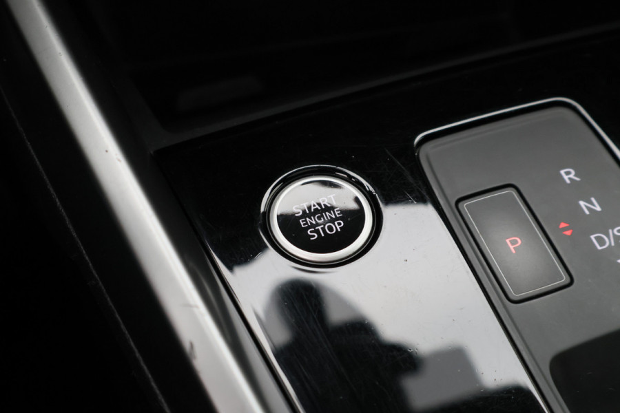 Audi A3 Sportback 30 TFSI Advanced edition Panoramadak, Camera, Virtual Cockpit, Cruise, Apple Carplay,