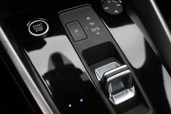 Audi A3 Sportback 30 TFSI Advanced edition Panoramadak, Camera, Virtual Cockpit, Cruise, Apple Carplay,