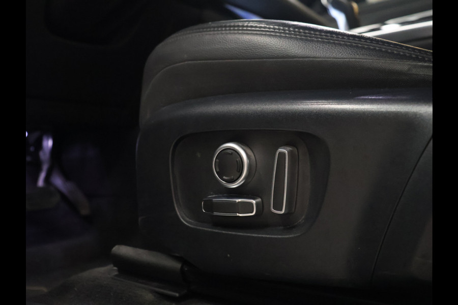 Land Rover Range Rover Evoque 1.5 P300e AWD R-Dynamic SE [SCHUIFKANTELDAK, APPLE CARPLAY, ANDROID, CRUISE CONTROL, STOELVERWARMING, MERIDIAN SOUNDSYSTEM, CAMERA, ELEKTRISCHE ACHTERKLEP, NAVIGATIE, NIEUWSTAAT]