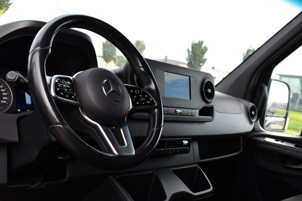 Mercedes-Benz Sprinter 316 RWD 2.2 CDI L2H2 Black Edition Adaptieve Cruise, 360 Camera, Carplay, LED, Stoelverwarming, Trekhaak, Sensoren, Automaat, Uniek!