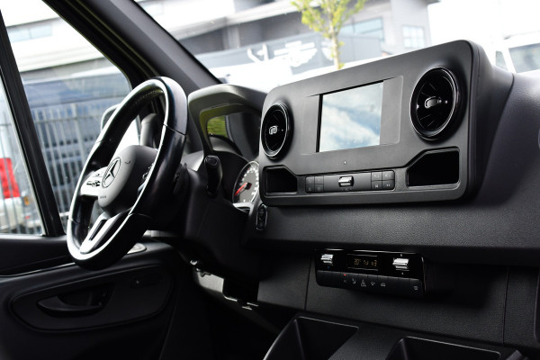 Mercedes-Benz Sprinter 316 RWD 2.2 CDI L2H2 Black Edition Adaptieve Cruise, 360 Camera, Carplay, LED, Stoelverwarming, Trekhaak, Sensoren, Automaat, Uniek!