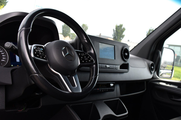 Mercedes-Benz Sprinter 316 RWD 2.2 CDI L2H2 Black Edition Adaptieve Cruise, 360 Camera, Carplay, LED, Stoelverwarming, Trekhaak, Sensoren, Automaat, Uniek!