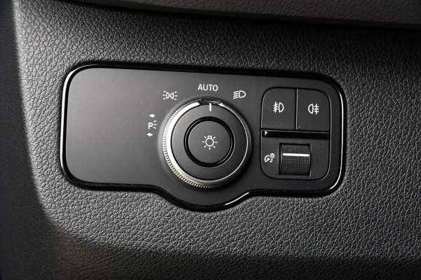 Mercedes-Benz Sprinter 316 RWD 2.2 CDI L2H2 Black Edition Adaptieve Cruise, 360 Camera, Carplay, LED, Stoelverwarming, Trekhaak, Sensoren, Automaat, Uniek!