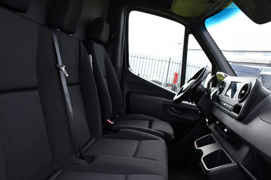 Mercedes-Benz Sprinter 316 RWD 2.2 CDI L2H2 Black Edition Adaptieve Cruise, 360 Camera, Carplay, LED, Stoelverwarming, Trekhaak, Sensoren, Automaat, Uniek!