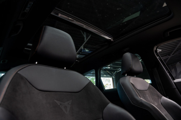 CUPRA Ateca 2.0 TSI 4DRIVE Panodak Virtual 360° Camera Leder/ Alcantara bekleding Navi ACC Climate C. Elektr. bedienbare achterklep PDC LM velgen Beats Audio systeem Elektr. bedienb. trekhaak