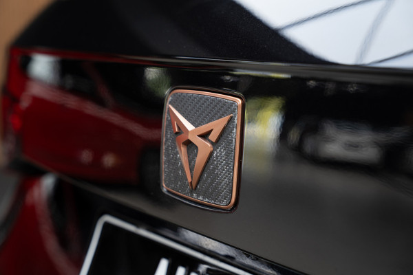 CUPRA Ateca 2.0 TSI 4DRIVE Panodak Virtual 360° Camera Leder/ Alcantara bekleding Navi ACC Climate C. Elektr. bedienbare achterklep PDC LM velgen Beats Audio systeem Elektr. bedienb. trekhaak