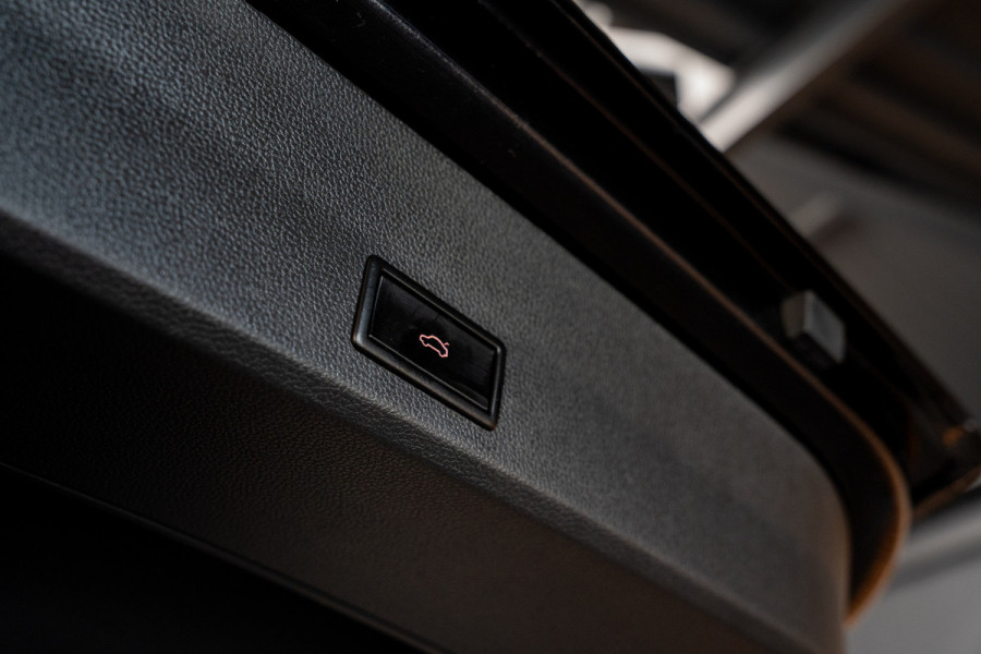 CUPRA Ateca 2.0 TSI 4DRIVE Panodak Virtual 360° Camera Leder/ Alcantara bekleding Navi ACC Climate C. Elektr. bedienbare achterklep PDC LM velgen Beats Audio systeem Elektr. bedienb. trekhaak