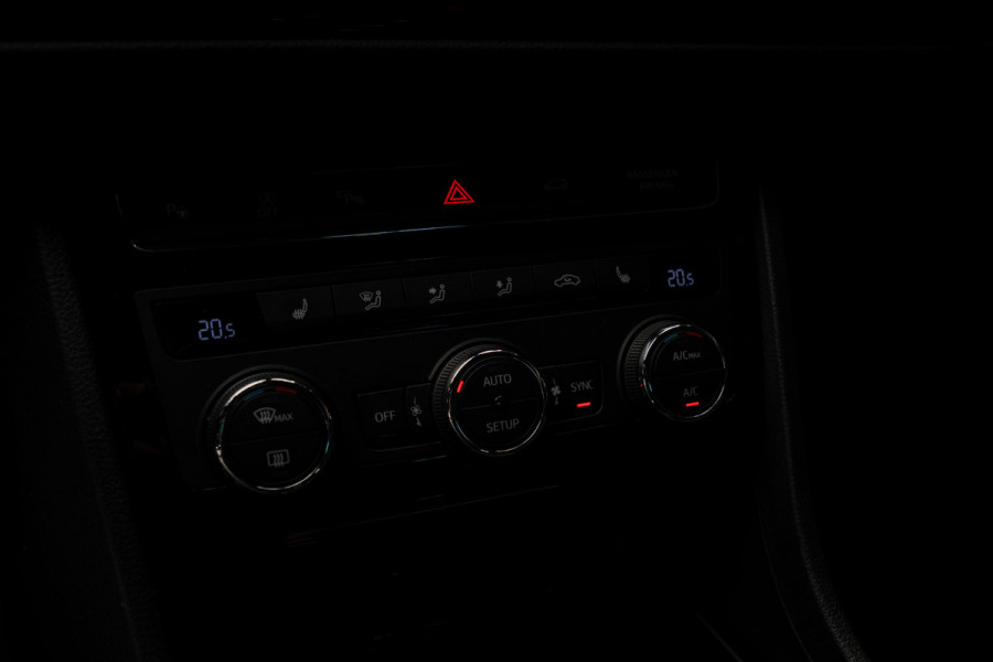 CUPRA Ateca 2.0 TSI 4DRIVE Panodak Virtual 360° Camera Leder/ Alcantara bekleding Navi ACC Climate C. Elektr. bedienbare achterklep PDC LM velgen Beats Audio systeem Elektr. bedienb. trekhaak