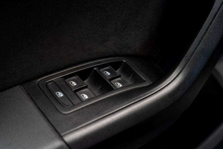 CUPRA Ateca 2.0 TSI 4DRIVE Panodak Virtual 360° Camera Leder/ Alcantara bekleding Navi ACC Climate C. Elektr. bedienbare achterklep PDC LM velgen Beats Audio systeem Elektr. bedienb. trekhaak