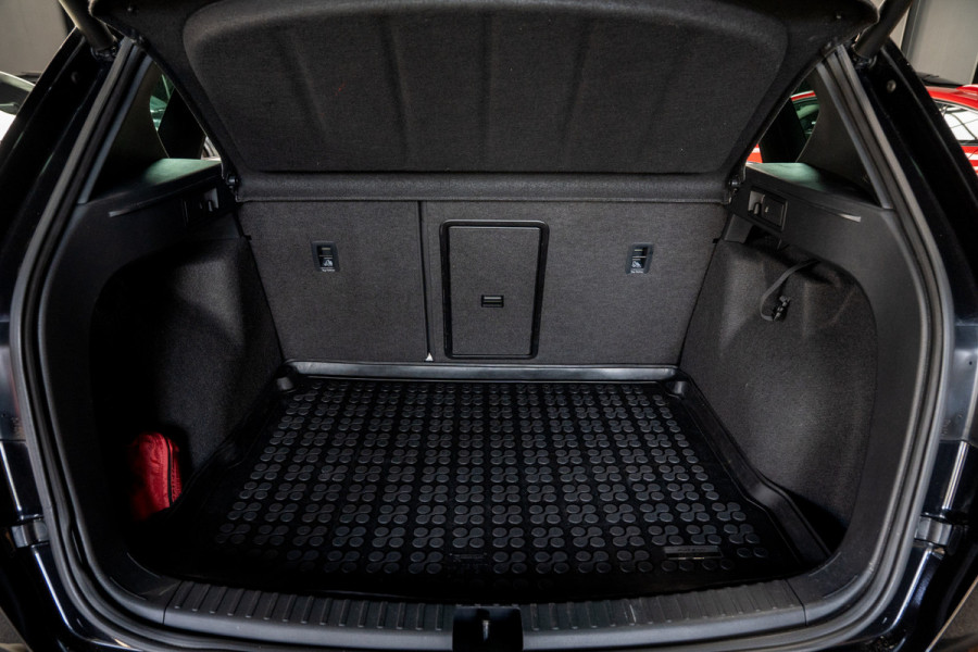 CUPRA Ateca 2.0 TSI 4DRIVE Panodak Virtual 360° Camera Leder/ Alcantara bekleding Navi ACC Climate C. Elektr. bedienbare achterklep PDC LM velgen Beats Audio systeem Elektr. bedienb. trekhaak