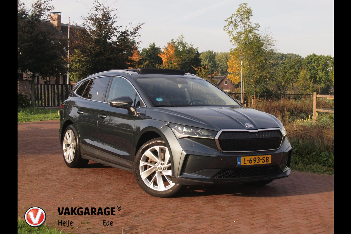 Škoda ENYAQ iV 80 | SOH 90% | Panoramadak | Trekhaak | Camera | Warmtepomp | Sfeerverlichting | ACC | NL-Auto |
