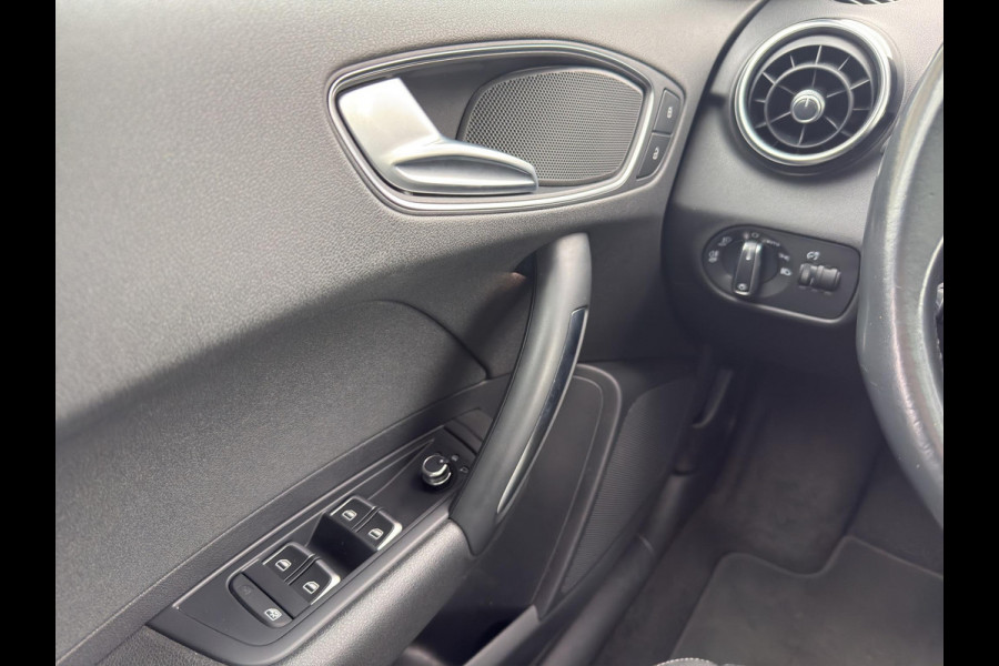 Audi A1 Sportback 1.4 TFSI Advance Sport Pano | S-Line | Pano | Stoelverw. | Clima | Zwarte hemel
