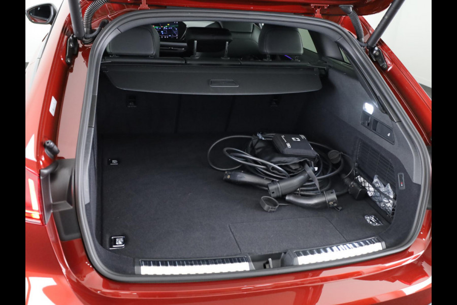 Audi A5 Avant 2.0 e-hybrid quattro S edition Quattro 367pk | komt eind oktober binnen | Trekhaak | Lederen bekleding | MMI Bijrijdersscherm | Elektrisch verstelbare voorstoel met geheugen