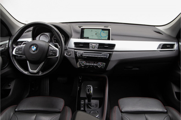 BMW X1 xDrive25i High Executive, Leder, Sportstoelen, Head-up, Navi 232pk