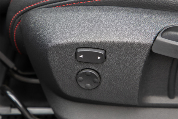 BMW X1 xDrive25i High Executive, Leder, Sportstoelen, Head-up, Navi 232pk