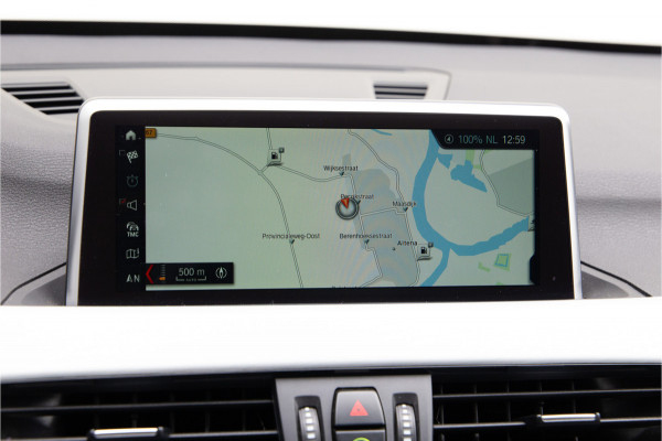 BMW X1 xDrive25i High Executive, Leder, Sportstoelen, Head-up, Navi 232pk