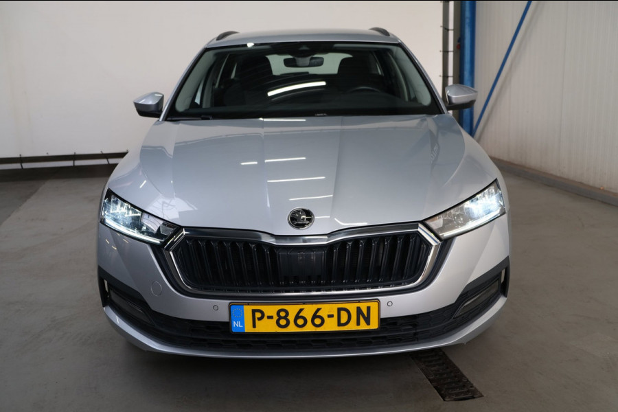 Škoda Octavia Combi 1.5 e-TSI Business Edition Automaat - Airco, Cruise, Navi, PDC, Carplay, Virtueel display, Trekhaak.