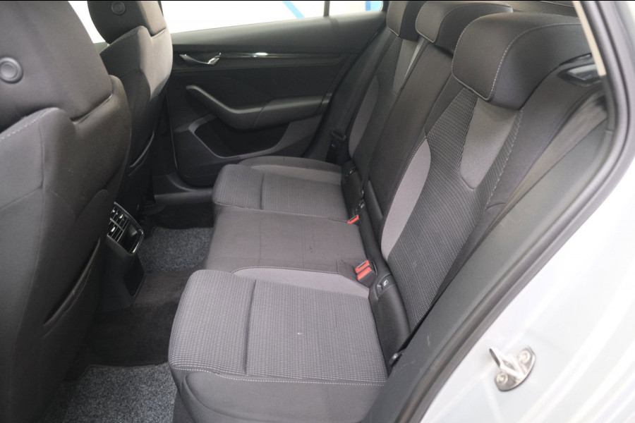 Škoda Octavia Combi 1.5 e-TSI Business Edition Automaat - Airco, Cruise, Navi, PDC, Carplay, Virtueel display, Trekhaak.