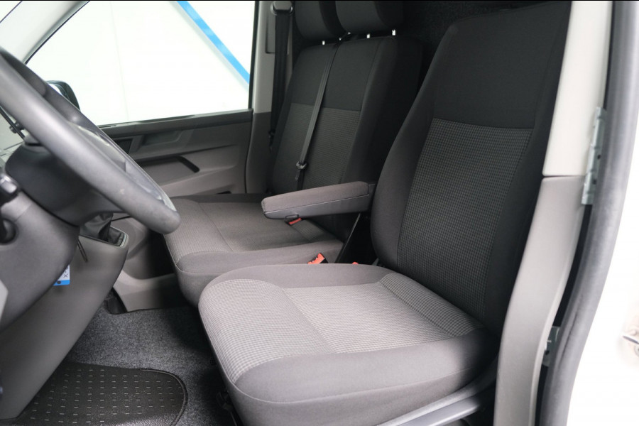 Volkswagen Transporter 2.0 TDI L1H1 26 - N.A.P. Airco, Cruise, Imperiaal, Carplay, PDC.