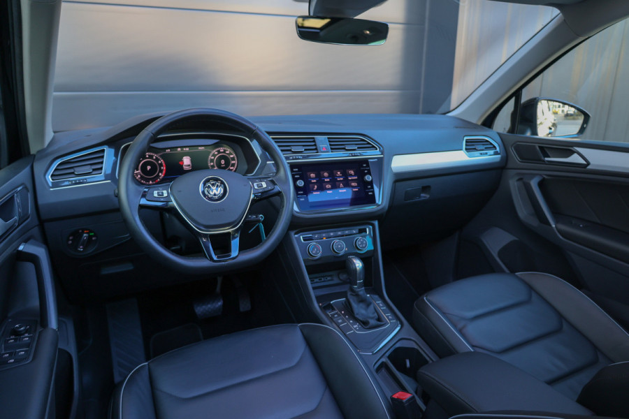 Volkswagen Tiguan 1.4 TSI ACT Highline Business | PANO | MEMORY | 360 | ELEK TREKHAAK | KEYLESS | STOELVERW | ELEK KOFFERKLEP |